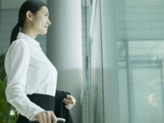 <b>解房企债权危机需要多管齐下</b>